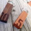 Schlüsselanhänger "hölzerne Hochzeit" Schlüsselanhänger aus Holz mit Wunschtdatum Bild 4