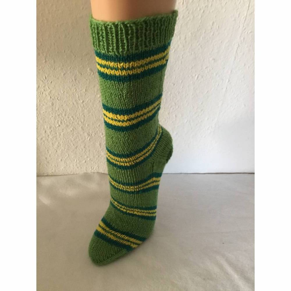 Sunnei Gestrickte Socken in Gelb Damen Bekleidung Strumpfware Socken 