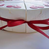 Geschenkverpackung, Hochzeitstorte aus Papier, Tortenstücke, Geldgeschenk aus der Manufaktur KarLa Bild 9