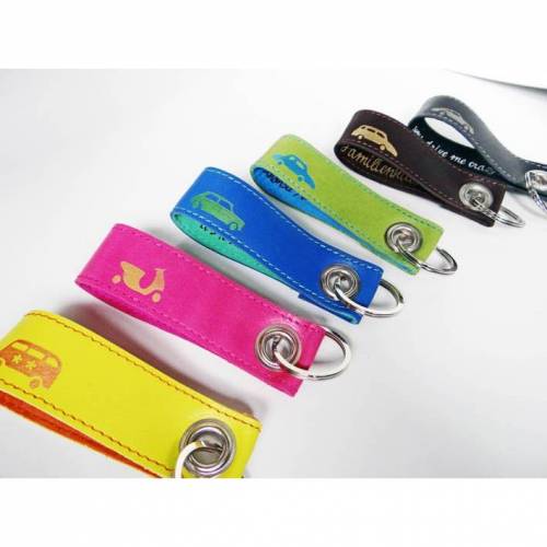 Schlüsselanhänger aus Leder mit Wunschaufdruck zum neuen Auto, zum 18.Geburtstag oder Vatertag