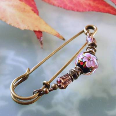 große Tuchnadel in Rosa und Schwarz, Blüten Bronze N-7-AB-27