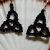 Ohrringe Keltischer Knoten handgeklöppelt Unikat schwarz multicolor  Handarbeit Geschenk für sie gothic style Bild 5