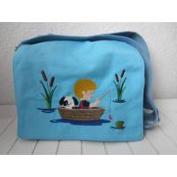 Kindergartentasche - hellblau - Junge fischt Bild 1