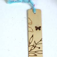 Lesezeichen Holz graviert personalisiert Kleines Geschenk Idee Blüten #2 Bild 1