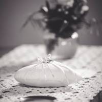 Ringkissen Herz aus Leinen weißes Leinenherz perfekt für Hochzeitsdeko Vintage Shabby Chic Bild 2
