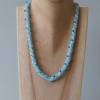 Häkelkette, hellblau und weiß mit türkis, Länge 46 cm, Halskette aus Glasperlen gehäkelt, Perlenkette, Glasperlenkette, Bild 2