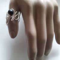 Schöner Ring im Pearls & Loops-Design, mit Lavaperle, versilbert Bild 1