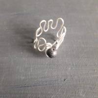 Schöner Ring im Pearls & Loops-Design, mit Lavaperle, versilbert Bild 2