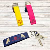 Pferde Schlüsselanhänger aus Filz, verschiedene Designs, personalisiert, Schlüsselanhänger bestickt, Pferd, Stallschlüss Bild 2