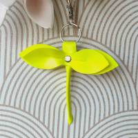 Libelle - Taschenbaumler, Schlüsselanhänger, Taschenanhänger aus Kunstleder in Neongelb und Silber Bild 3
