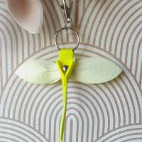 Libelle - Taschenbaumler, Schlüsselanhänger, Taschenanhänger aus Kunstleder in Neongelb und Silber Bild 4