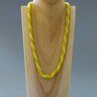 Glasperlenkette gehäkelt, gelb weiß, 54 cm, Halskette, Häkelkette, Perlenkette, Glasperlenkette, Magnetverschluss Bild 2