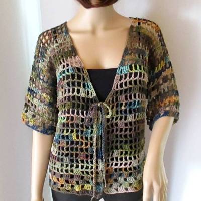 Häkeljacke in wunderschönen Farben, Sommerjacke mit hübschem Muster, Bolero 