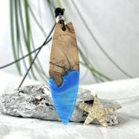 Surferbrett Resin ,Harz Holz Halskette,Geschenkidee ,Epoxidharz Schmuck, blau-weiß Bild 2