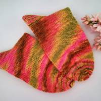 Socken Damen - Kurzsocken handgestrickt Farbe rose-, braun, grün in unregelmässigem Verlauf  Grösse 38/39 Bild 3