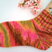 Socken Damen - Kurzsocken handgestrickt Farbe rose-, braun, grün in unregelmässigem Verlauf  Grösse 38/39 Bild 5