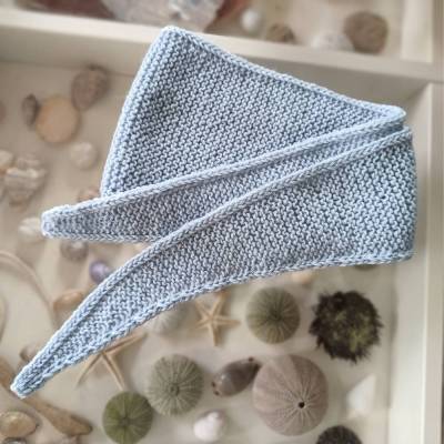 Schlaufenschal - kleiner Schal - von Hand gestrickt - hellblau