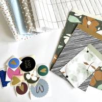Geschenkverpackungsbox ÜBERRASCHUNGS-MIX 40 bis 130 Teilen aus Seidenpapier, Aufklebern, Papiertüten und mehr Bild 1