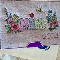 Stickdatei Mama mit Blumen, Muttertag, Mutterpass Set 946 Bild 2