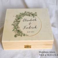 Erinnerungsbox aus Holz Hochzeit Design Eukalyptus links Bild 1