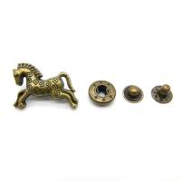 5 Stück, Metalldruckknöpfe Pferd; altmessing - messing-antik Bild 1