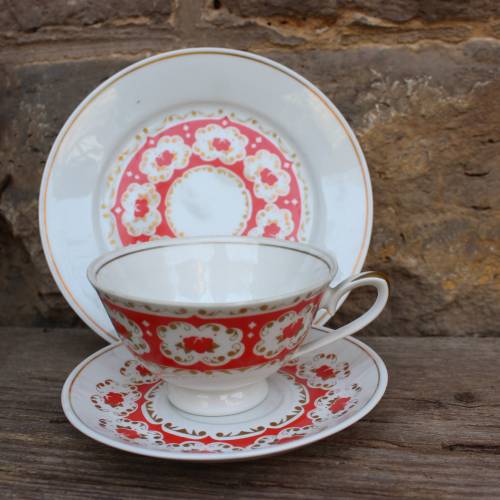 3 tlg. Sammelgedeck / Sammeltasse / lachsrotes und goldenes Blumenddekor / Colditz Porzellan / 60er Jahre DDR GDR