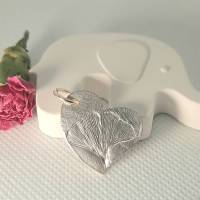 Herz-Anhänger mit eingeprägtem Ginkgoblatt aus 999 Silber recycelt Bild 9