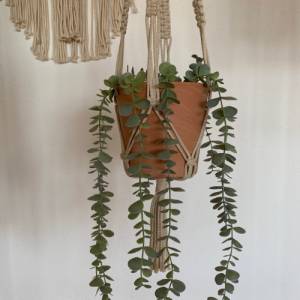 Makramee Blumenampel: Boho-Blumenhalter für Pflanzenliebhaber – Handgefertigte Blumenaufhängung aus Baumwolle Bild 3