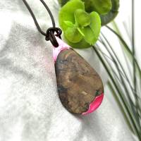 Holz Harz Halskette ,Tropfen,pink/weiss,Epoxidharz,Geschenk, Jahrestag,Geburtstag Bild 9