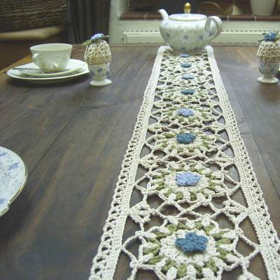 Häkelanleitung - PRIMROSE - Tischband, Tischläufer nach Art Irischer Häkel-Spitze, Gipure - PDF