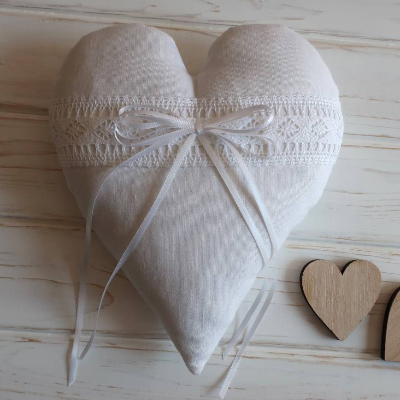 Ringkissen Herz aus Baumwolle weißes Herz perfekt für Hochzeitsdeko Vintage Shabby Chic