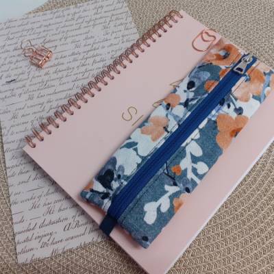 Stifteetui, Stiftemäppchen mit Gummiband, blau weiss orange