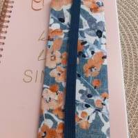 Stifteetui, Stiftemäppchen mit Gummiband, blau weiss orange Bild 5