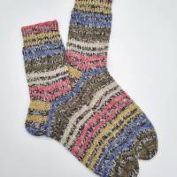 Gestrickte bunte Socken, Gr. 40/41, handgestrickt von la piccola Antonella Bild 3
