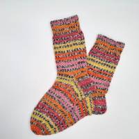 Gestrickte bunte Socken, Gr. 40/41, handgestrickt von la piccola Antonella Bild 1