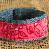Stoffarmband mit floralem Muster, Blüten, rot-rosa Bild 2