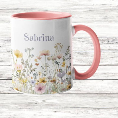 Wunderschöne Tasse mit Wildblumenmotiv, personalisiert mit Deinem Namen