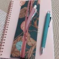 Stifteetui, Stiftemäppchen mit Gummiband, grün braun rosa Bild 7