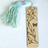 Lesezeichen Holz graviert personalisiert Kleines Geschenk Idee Blüten #4 Bild 1