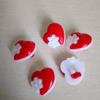9 St. Knopf Knöpfe - kleine Sammlung Blumen auf einem Herz in rot und weiß  für Bastler oder Nähen Bild 2