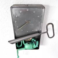 Ölsardinenfrosch Uhr, Wanduhr Frosch, Pendeluhr, Fischkonserve als Uhr, lustige Uhr, Frosch Uhr, Konservendose Bild 5