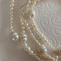 Perlenkette extra lang 140 cm, weiß, Zuchtperlenkette mit Zirkonia, besonderes Geschenk, Handarbeit aus Bayern Bild 4