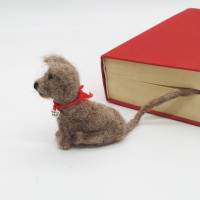 Lesezeichen kleiner Filzhund bewacht das Buch der Besitzer, witziges Lesezeichen für Hundefreunde, Buchzubehör Bild 10