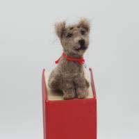 Lesezeichen kleiner Filzhund bewacht das Buch der Besitzer, witziges Lesezeichen für Hundefreunde, Buchzubehör Bild 4