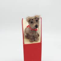 Lesezeichen kleiner Filzhund bewacht das Buch der Besitzer, witziges Lesezeichen für Hundefreunde, Buchzubehör Bild 5