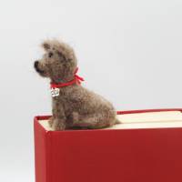 Lesezeichen kleiner Filzhund bewacht das Buch der Besitzer, witziges Lesezeichen für Hundefreunde, Buchzubehör Bild 6