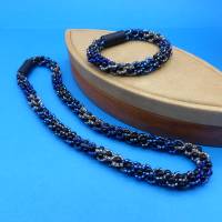 Schmuckset Verlauf gehäkelt, blau silber schwarz, Kette +/- Armband, Glasperlen Rocailles Perlen Bild 2