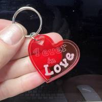 Gravur Schlüsselanhänger rotes Herz personalisiert Silber Name Laser Geschenkidee Valentinstag Geburtstag Edelstahl Bild 2