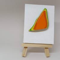Modische und elegante Damenbrosche aus Papier - Einzigartiges Accessoire für Frauen **Oranges Dreieck** Bild 2