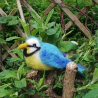 Blaumeise handgefilzt als Wohn- und Gartendekoration, Geschenk für Vogelliebhaber, Vogelfreunde, Vogelfigur Figur Filz Bild 2
